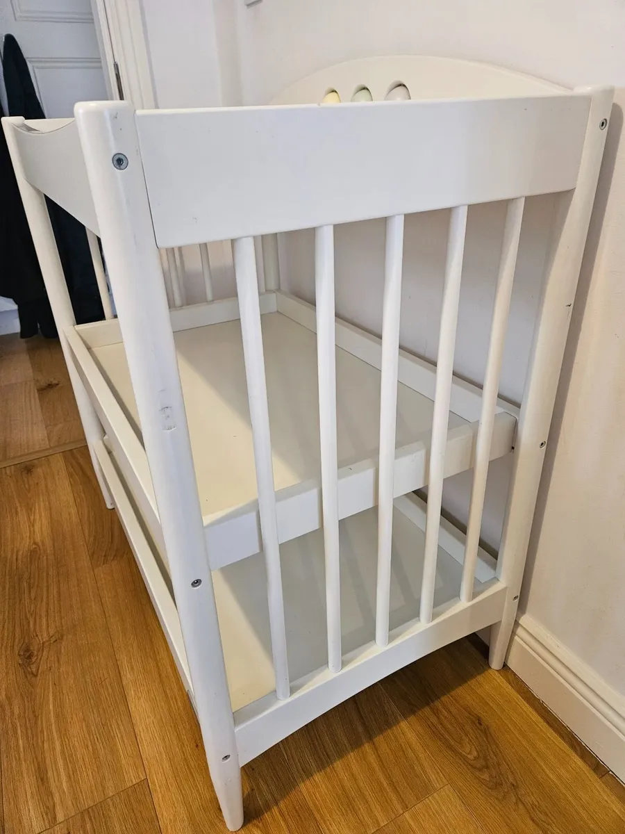 Baby changing table - Image 3