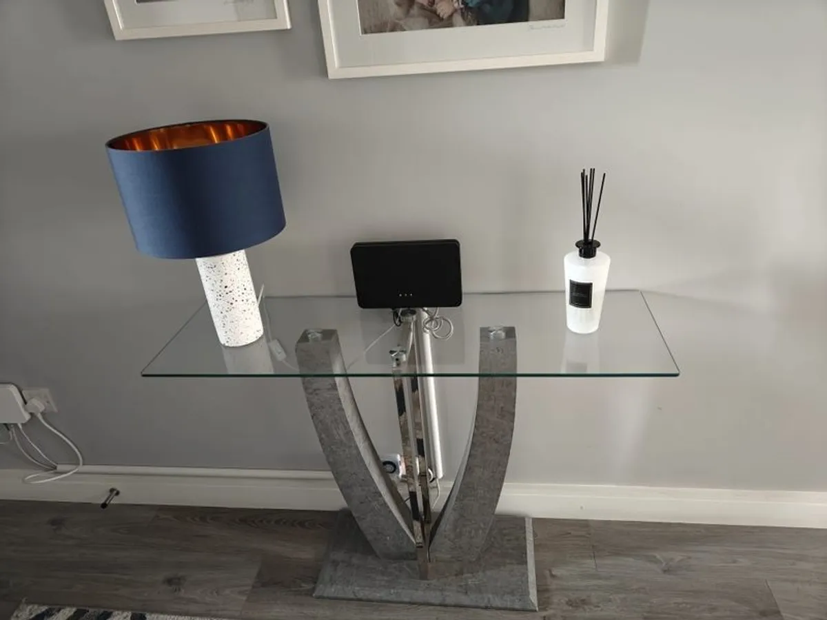 Hallway Table - Image 4