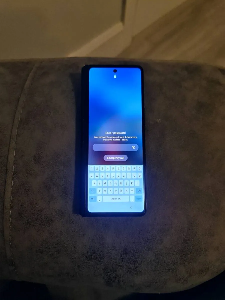 Samsung z fold 3 - Image 1