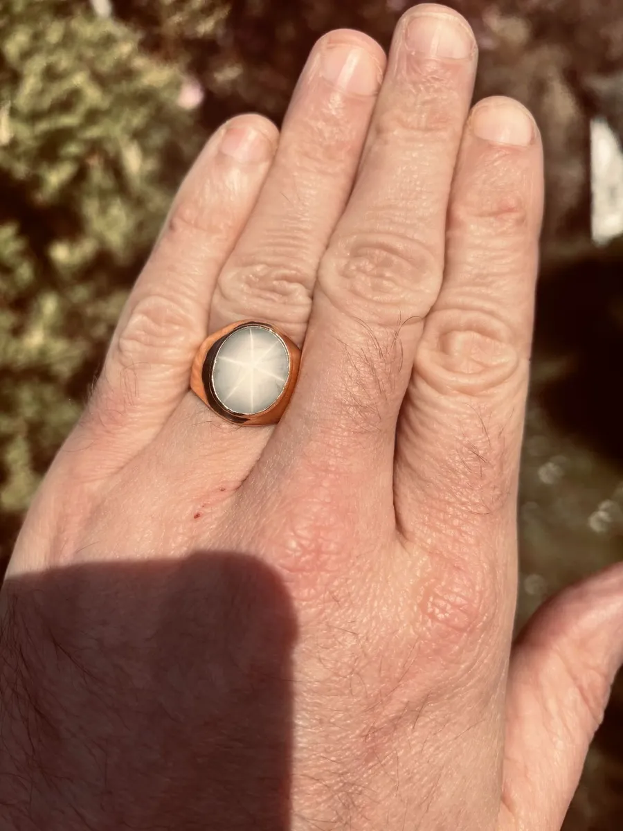 Gold ring (22k) with large natural Star sapphire. - Image 1