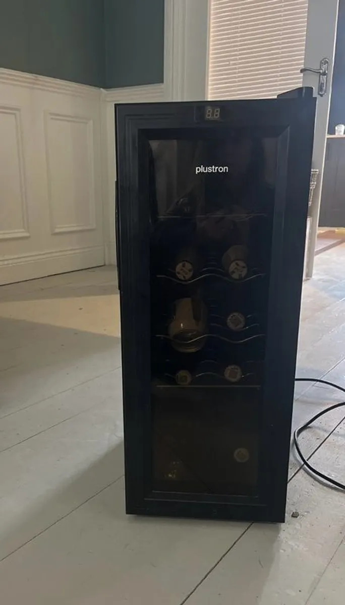 Small wine fridge - Image 1