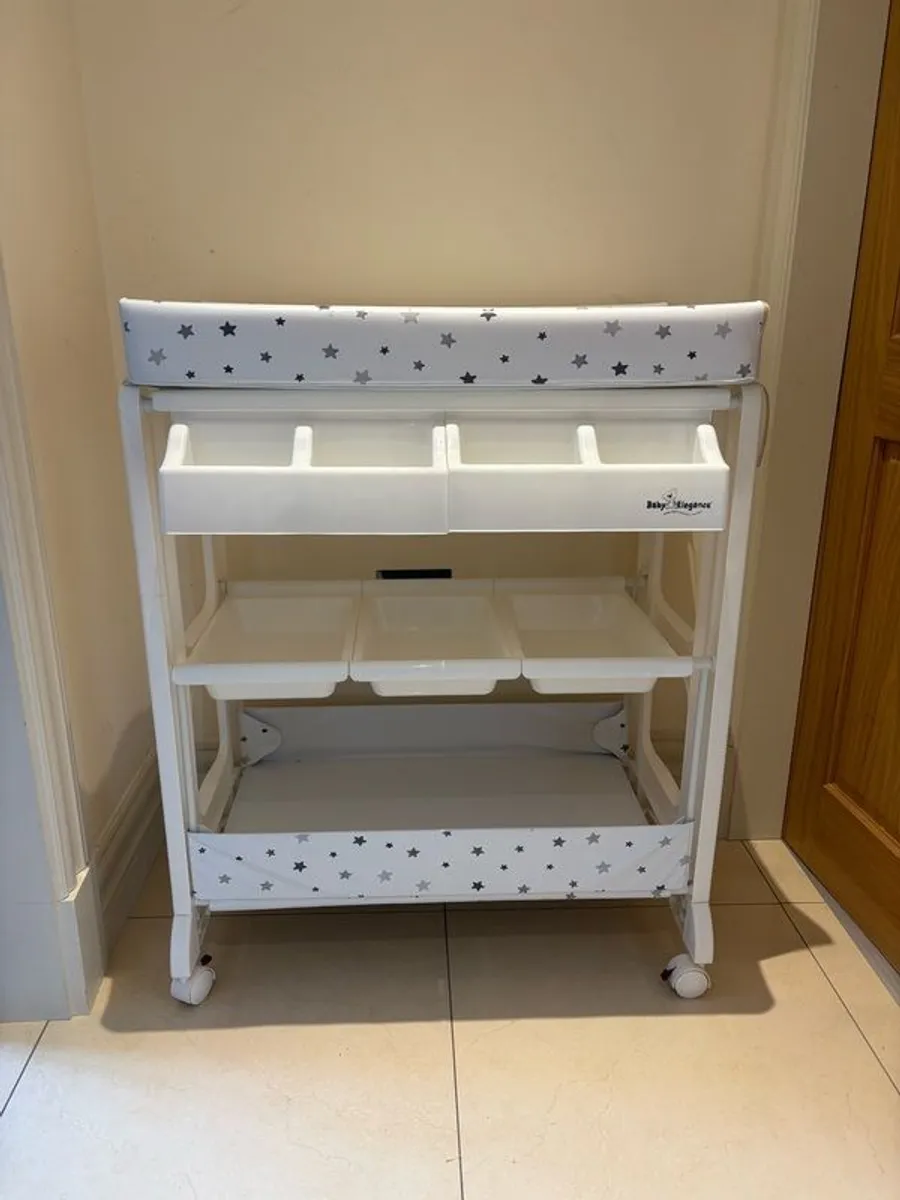 baby changing unit - Image 1