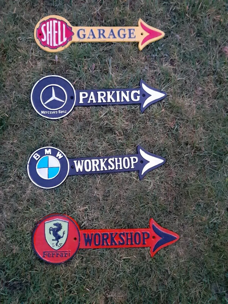 Cast Iron Arrow Signs