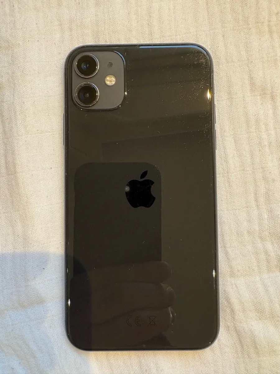 iPhone 11 & Otterbox Commuter Case - Image 3
