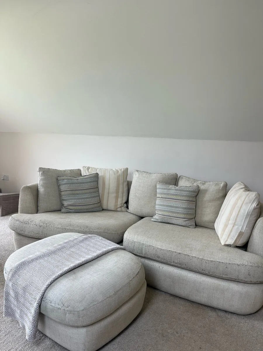 Duck feathered pillow couch - Image 2