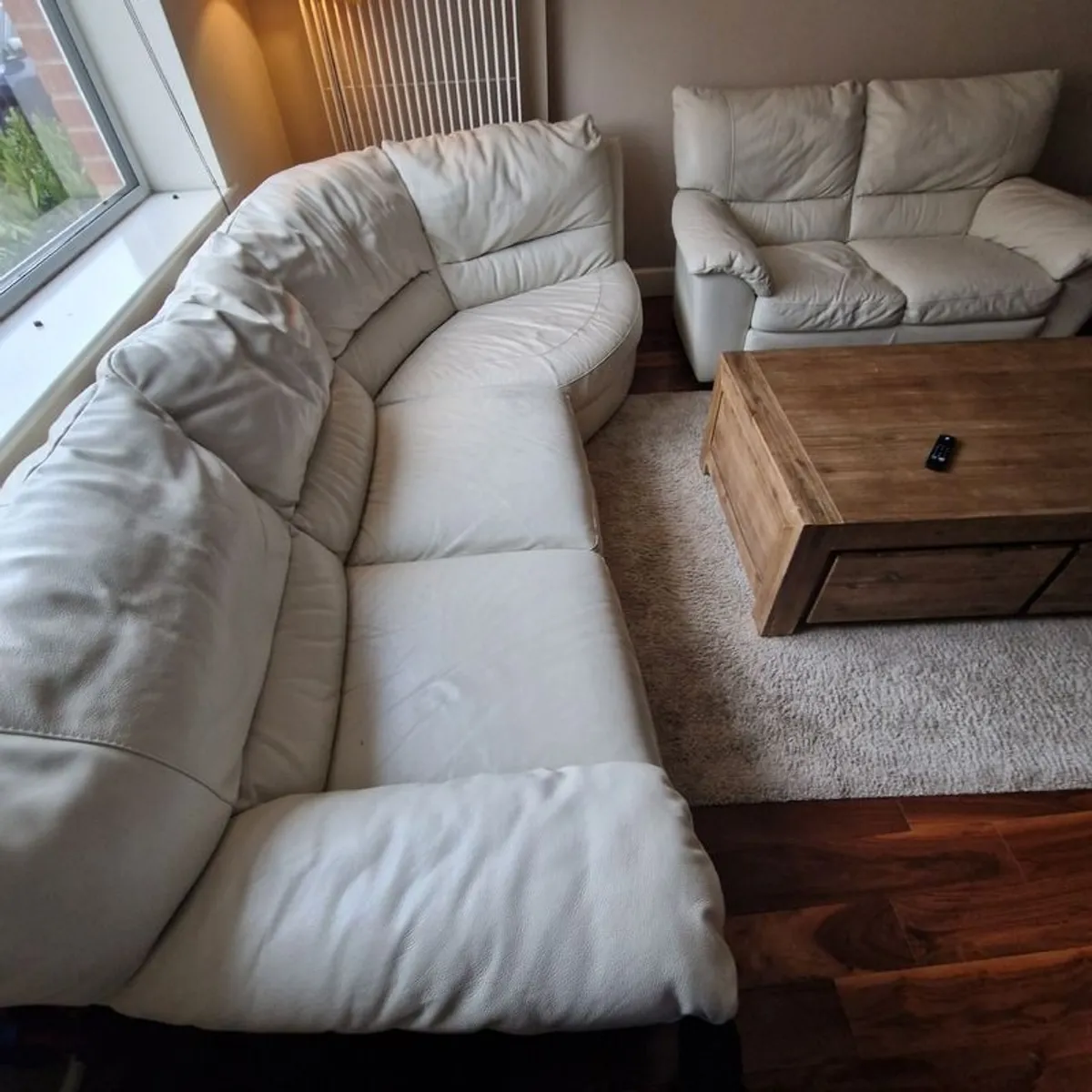 Cream leather sofas 3+2 - Image 1
