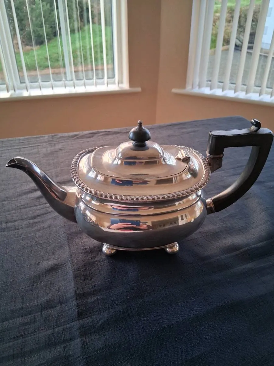 Silver Plated Edwardian Style Teapot - Image 1