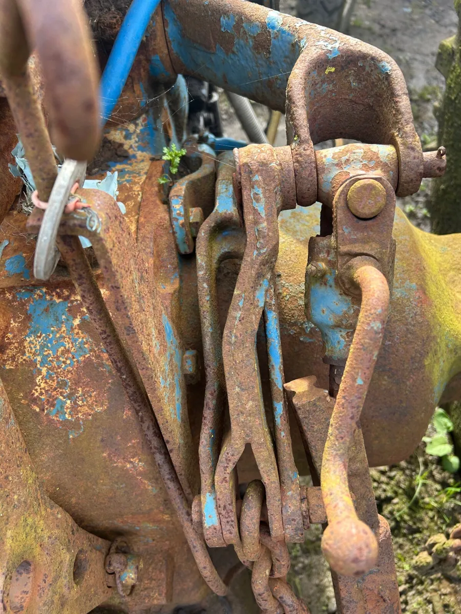 Parts For A Ford 4000 Hitch - Image 2