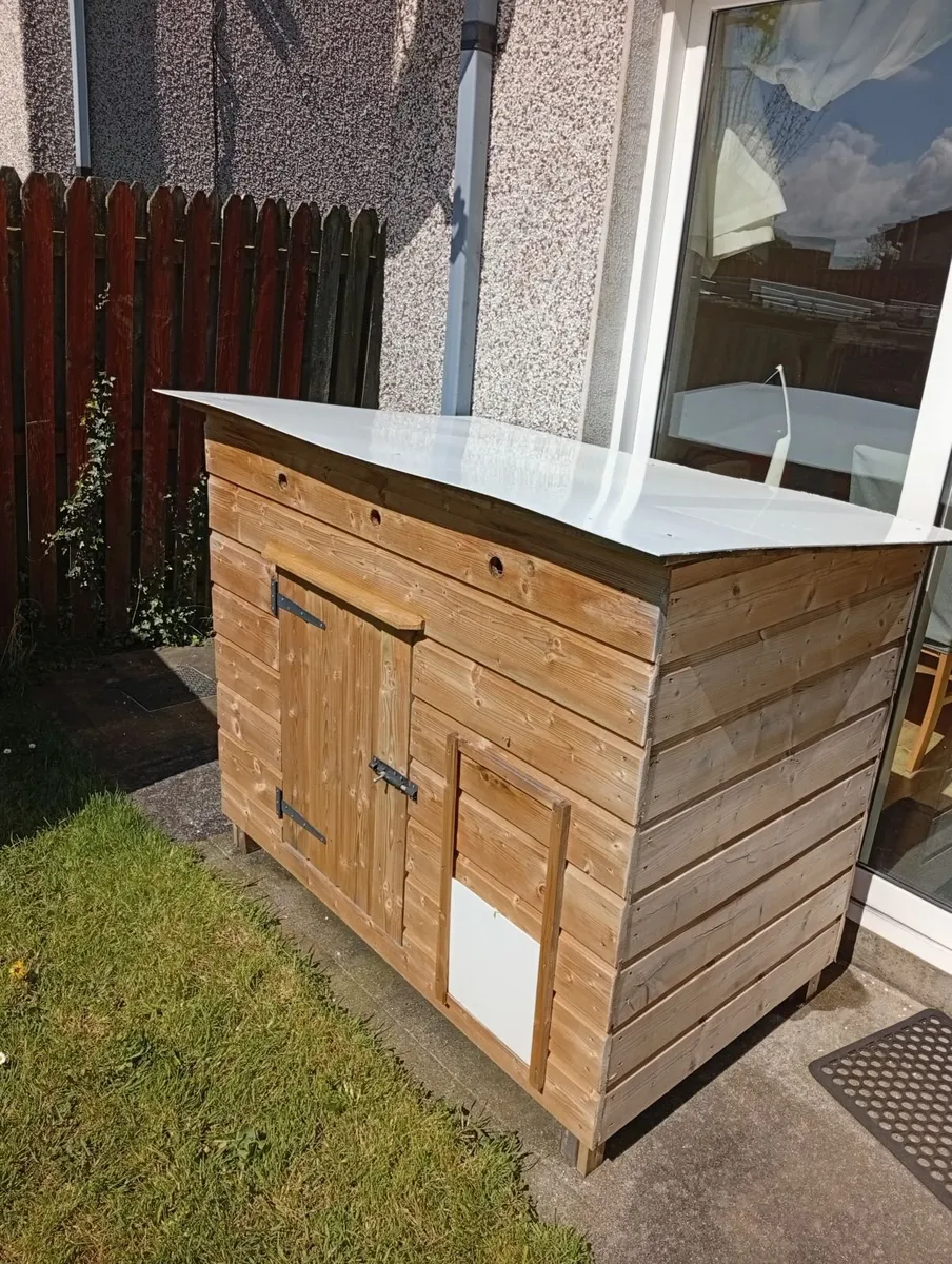 Chicken coop - Image 1