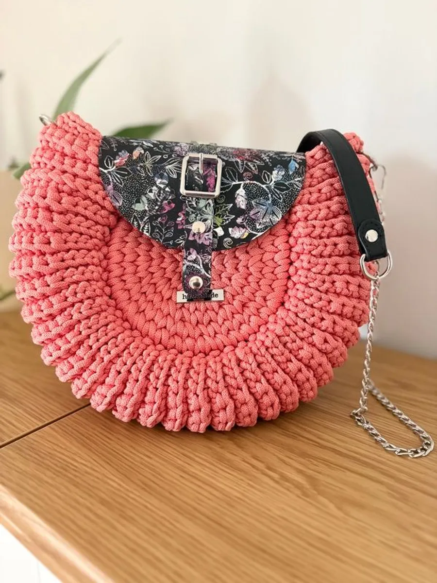 Handmade crochet bag - Image 2