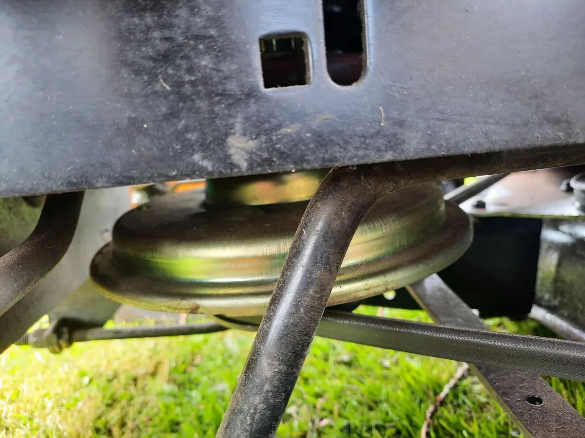 Husqvarna/Partner Ride On Lawnmower - Image 2