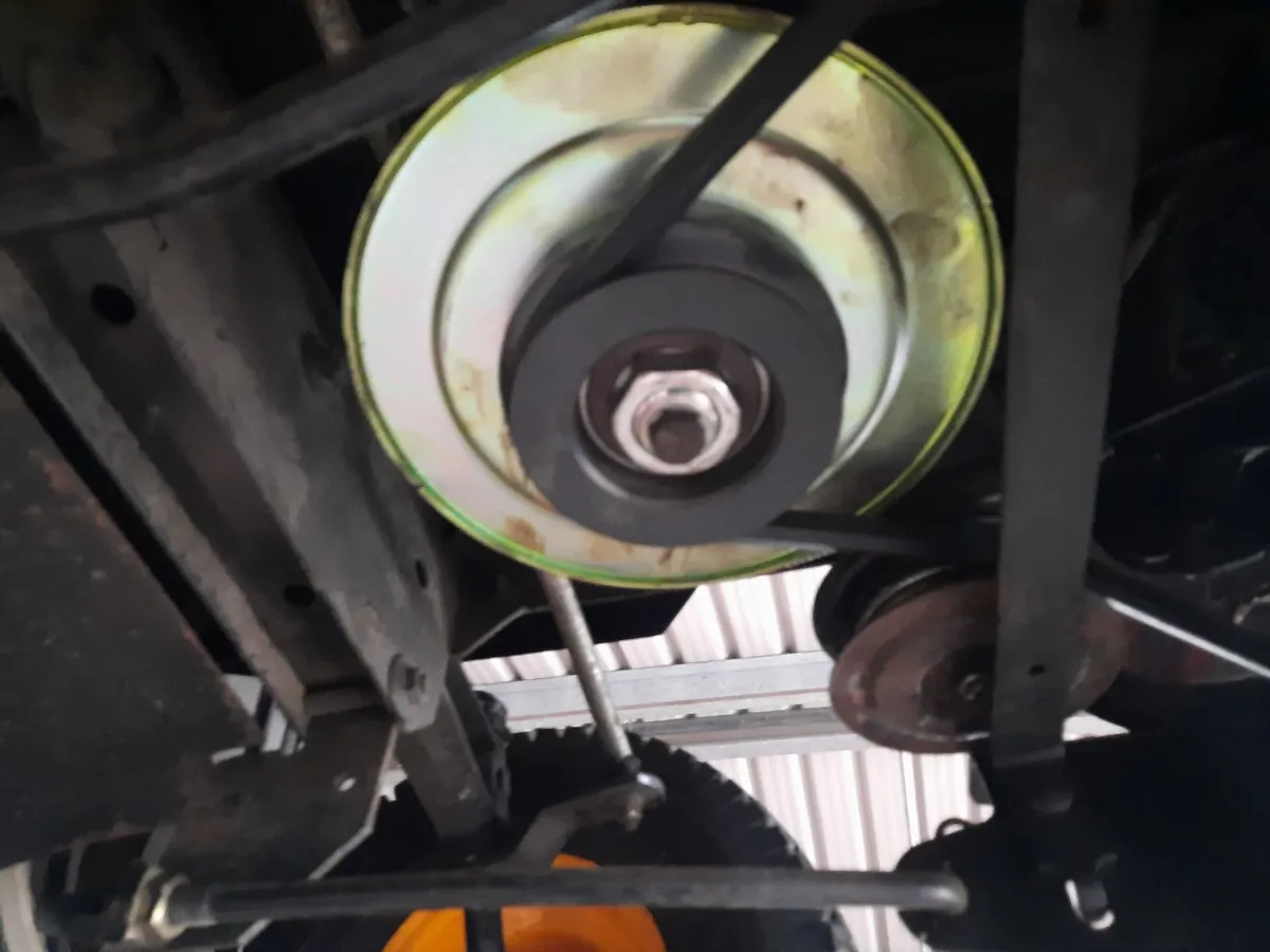 Husqvarna/Partner Ride On Lawnmower - Image 3