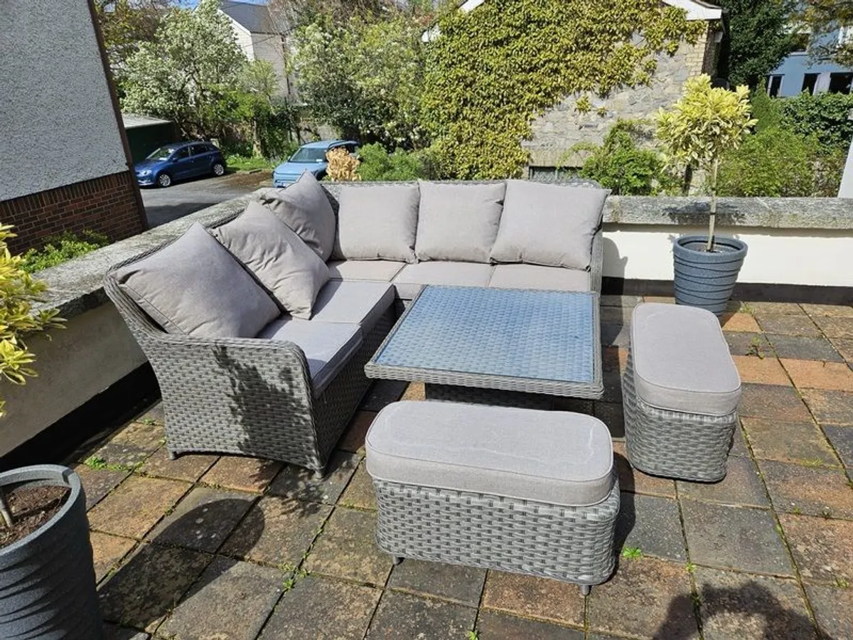 Outdoor Living garden set. Can be left outside all year - Image 1