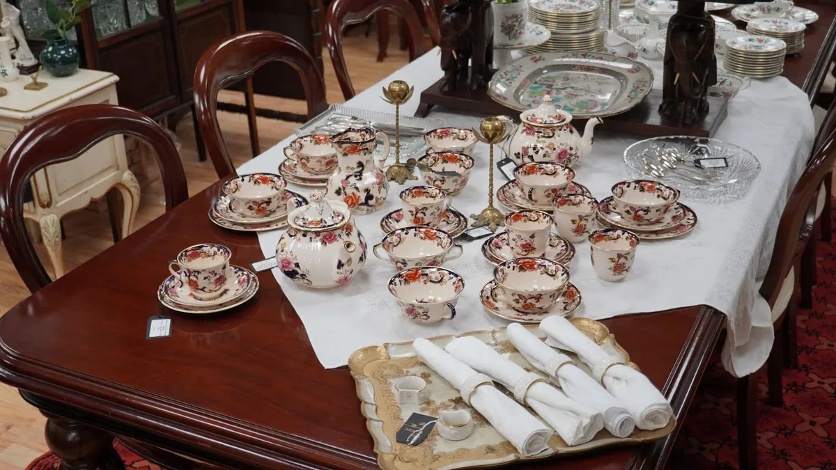 Lot of Old Masons Mandalay - Image 1