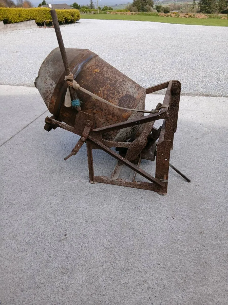 Tractor concrete mixer - Image 4