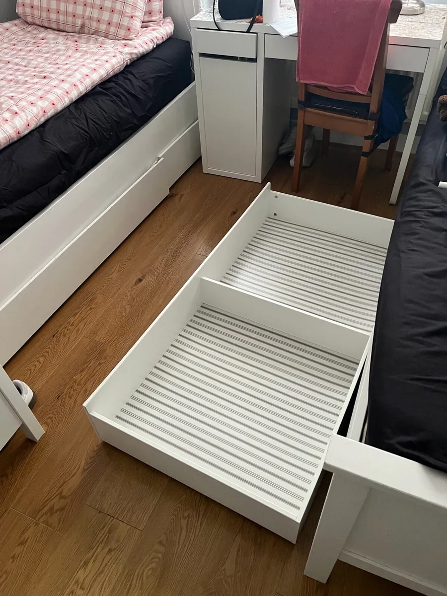 Two single beds - Image 2