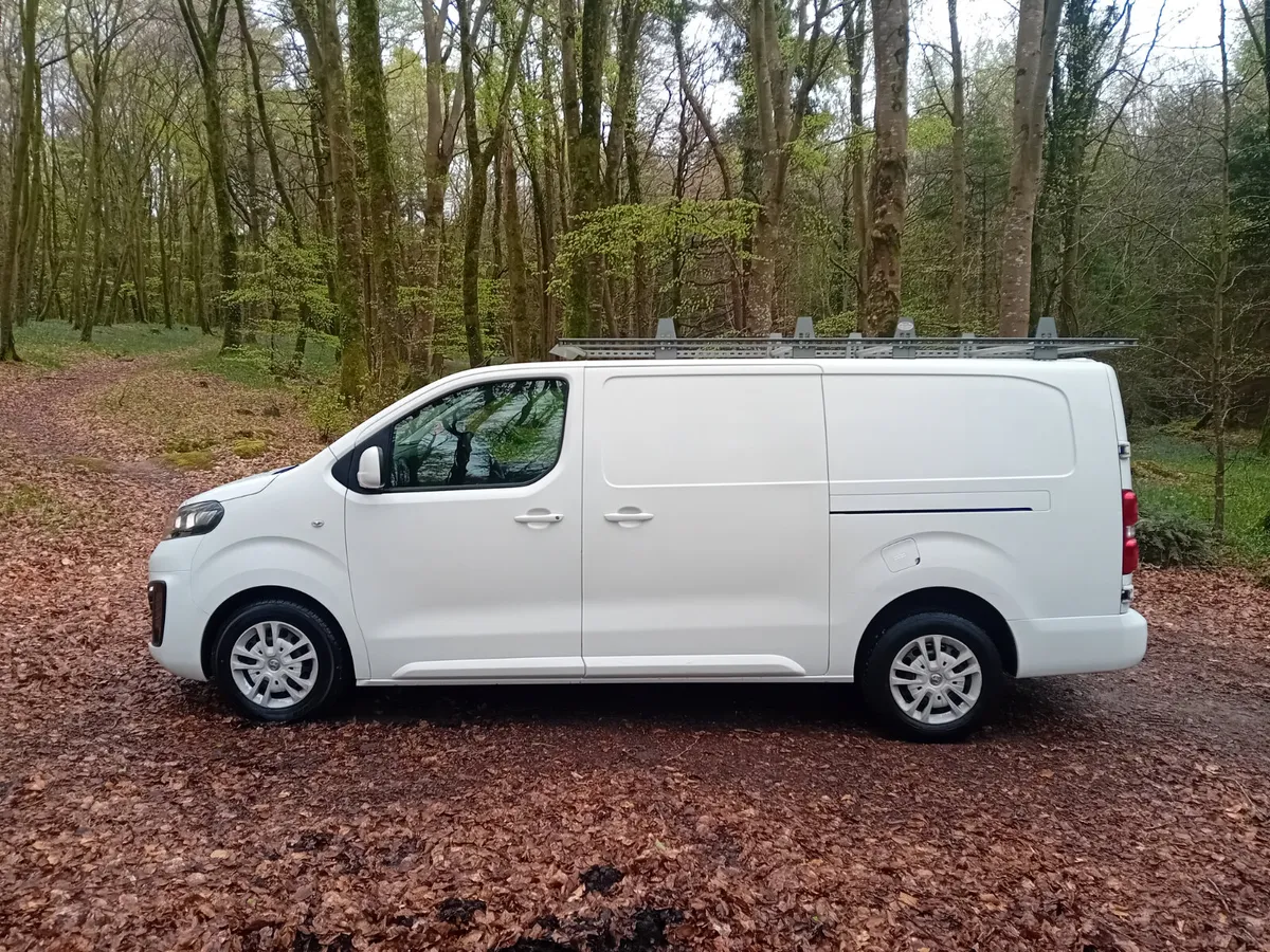 192 VAUXHALL OPEL VIVARO ,1.5D 6 SP.  VAT INVOICE - Image 4