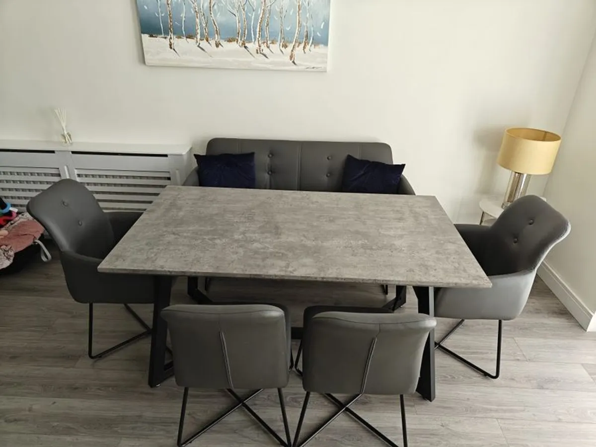 Dining table & chairs - Image 1