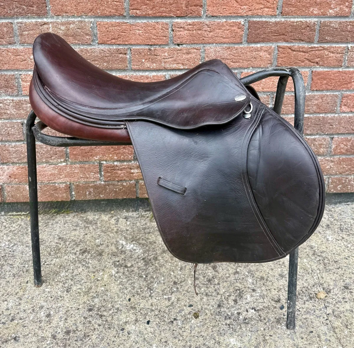 Jaguar/ Harry Dabbs 17.5inch Saddle - Image 1