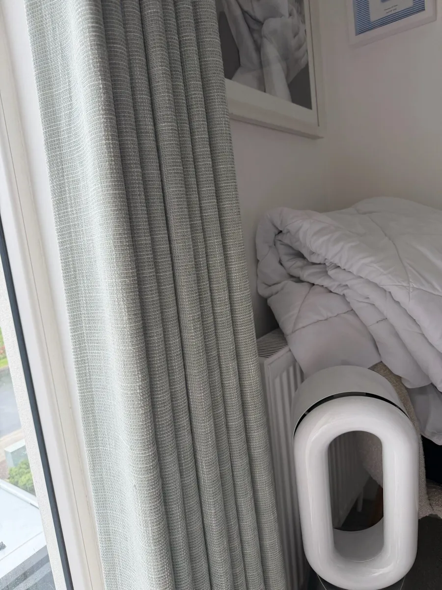 Curtains - Image 4