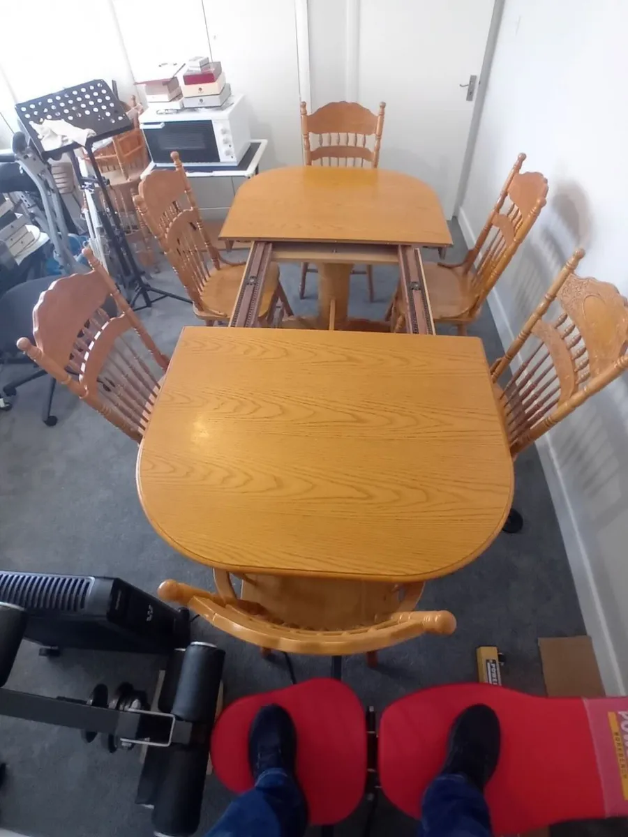 Extendable Table and 8 Chairs - Image 3