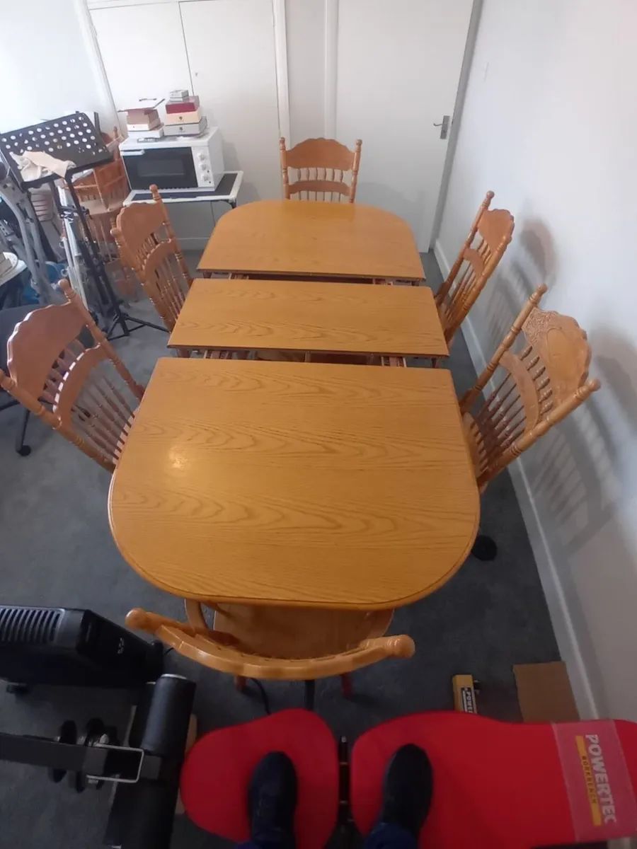 Extendable Table and 8 Chairs - Image 4