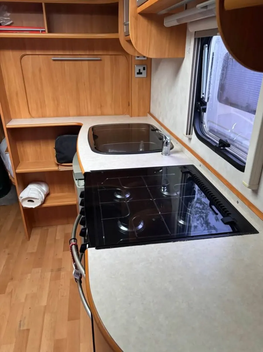 Caravan 6 birth fixed bed - Image 2