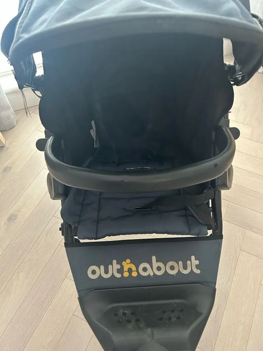 Out n about - Image 2