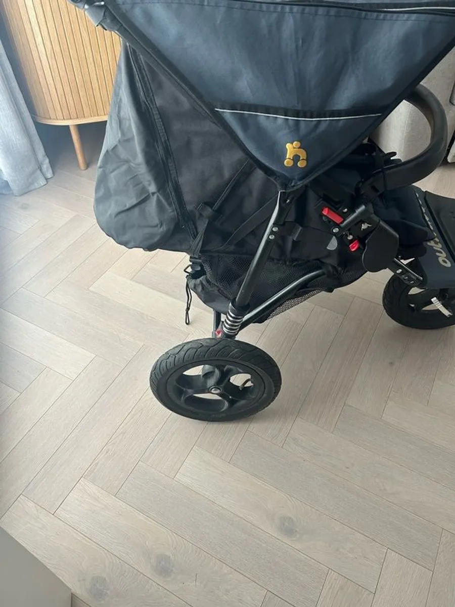 Out n about - Image 4