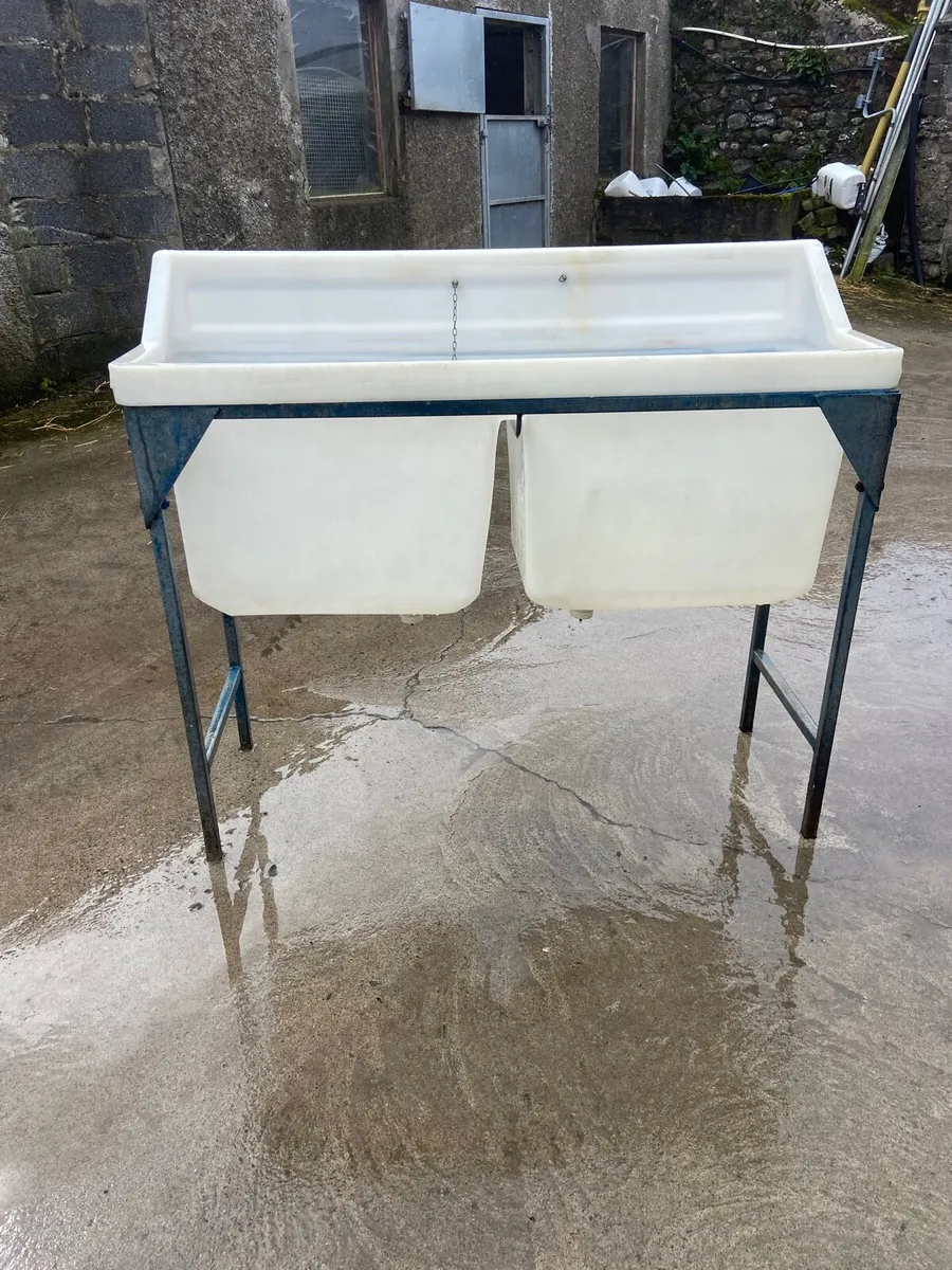 Wash trough - Image 1