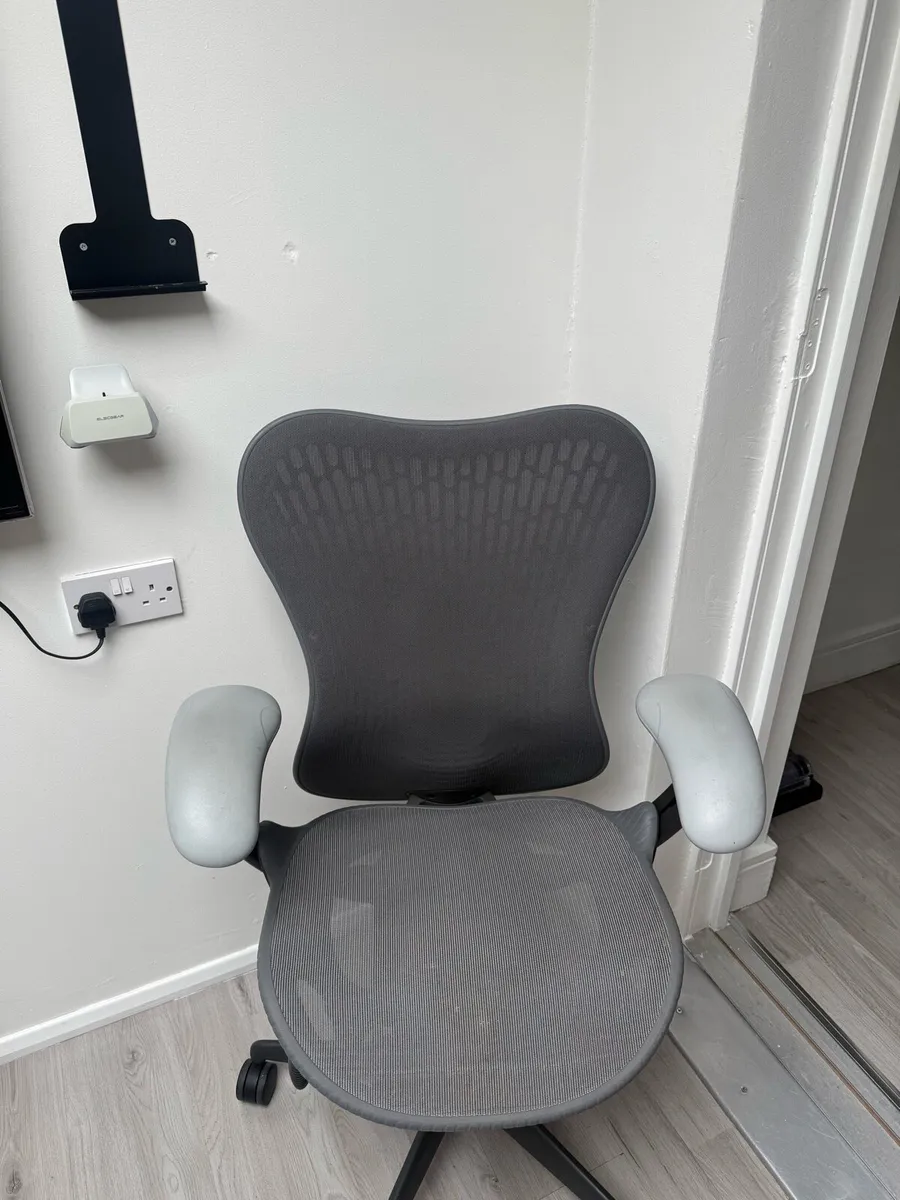Herman Miller Mirra 2 Office Chair - Image 2