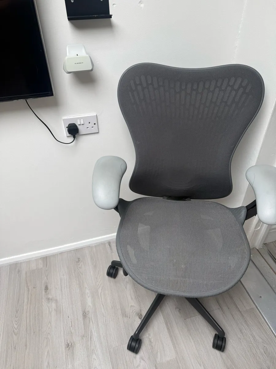 Herman Miller Mirra 2 Office Chair - Image 4