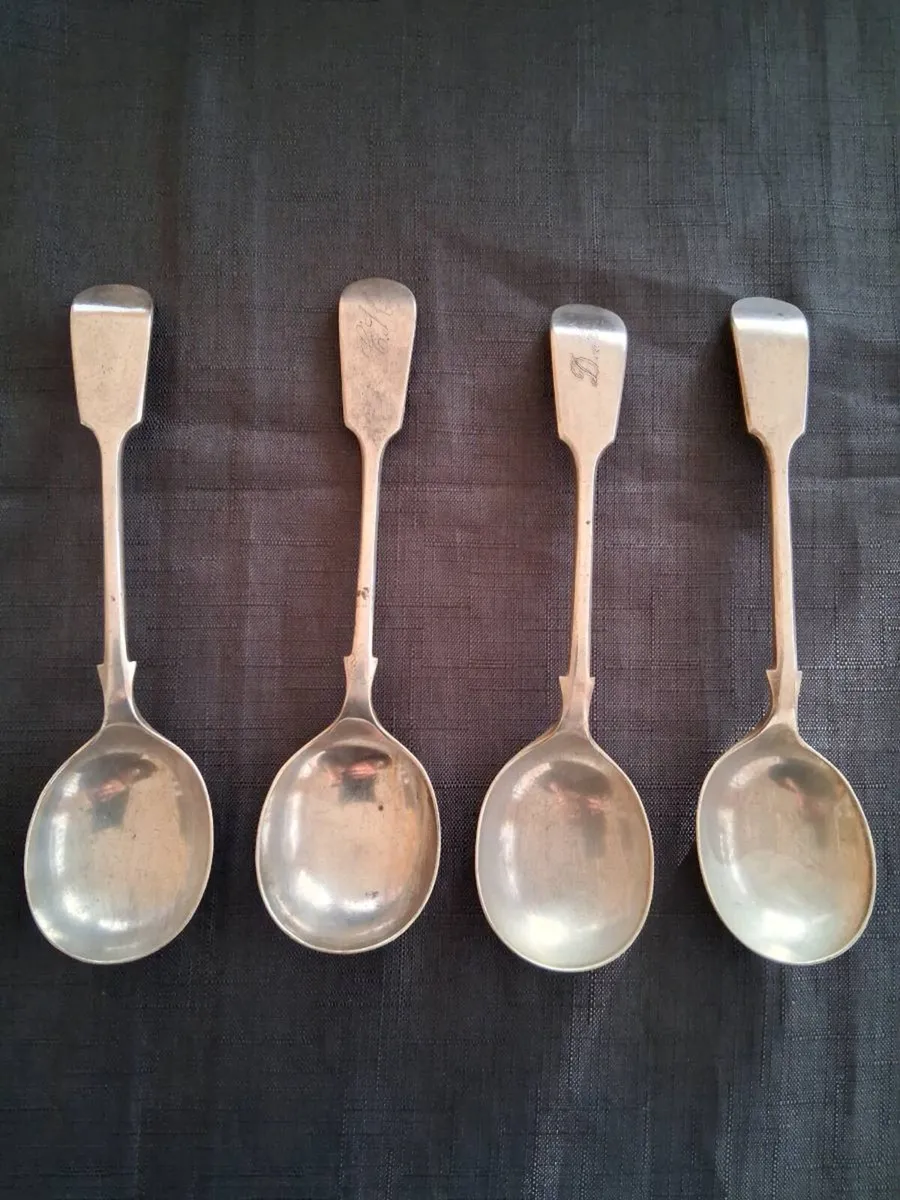 4 Small Silver Plated Ladel's - Image 1