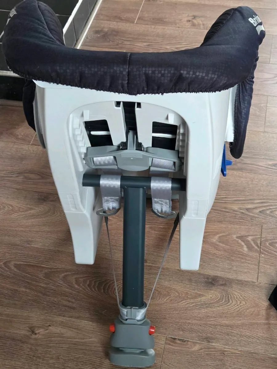 Britax Maxway with tether straps for sale. - Image 3