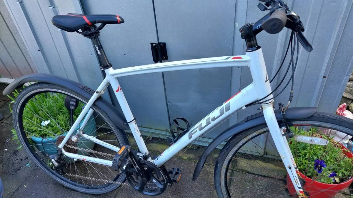 Fuji Absolute Two.1 Bike - Image 2