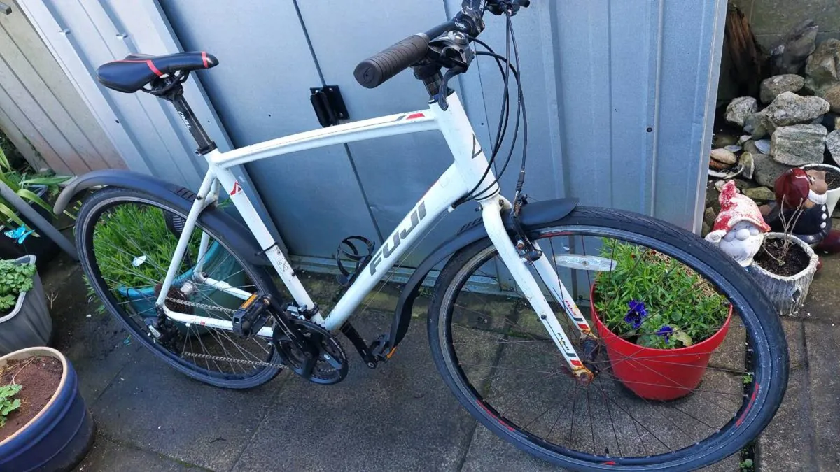 Fuji Absolute Two.1 Bike - Image 3