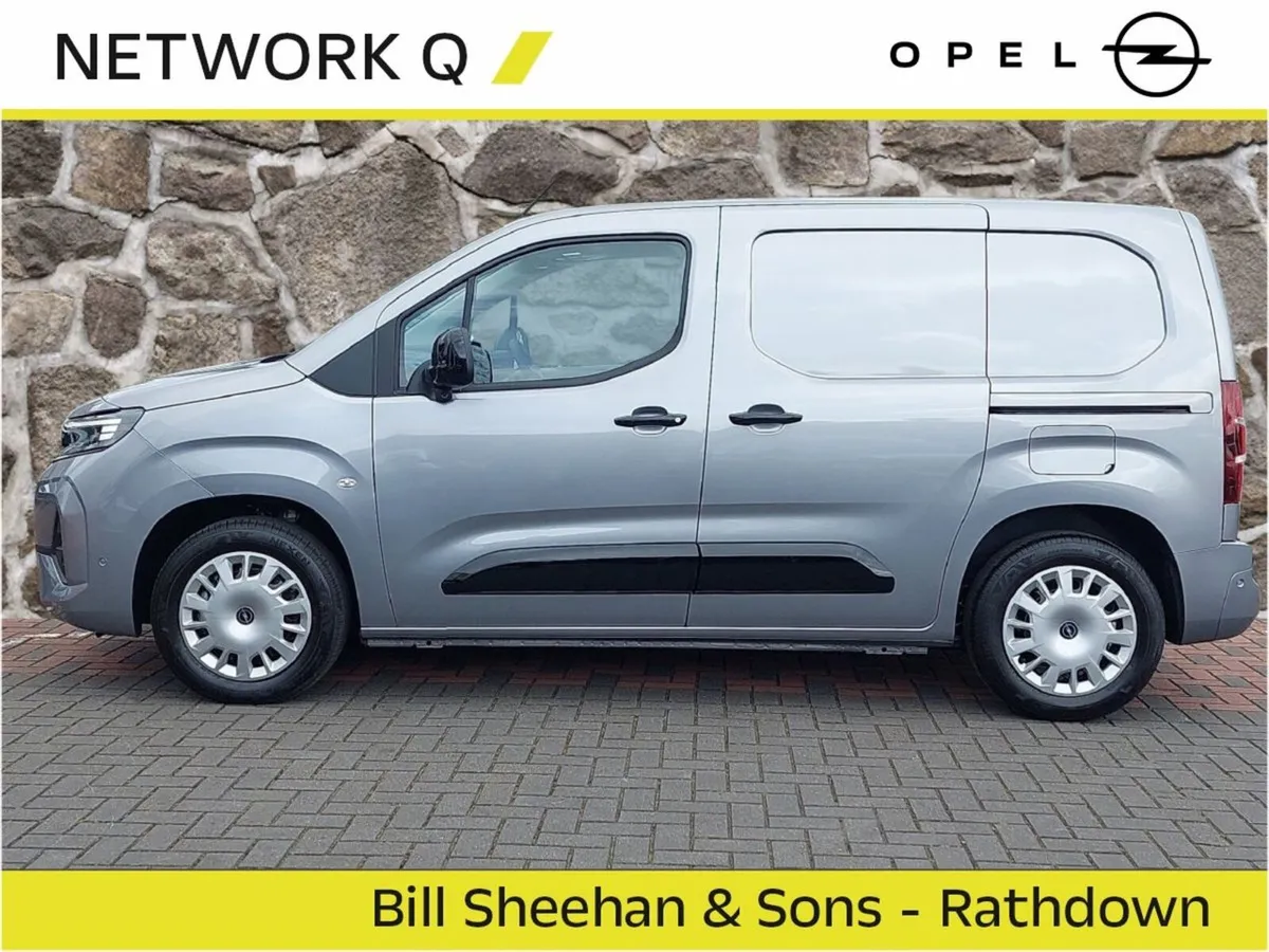 Opel Combo SPORTIVE AUTOMATIC DSL 8 Speed - Image 3