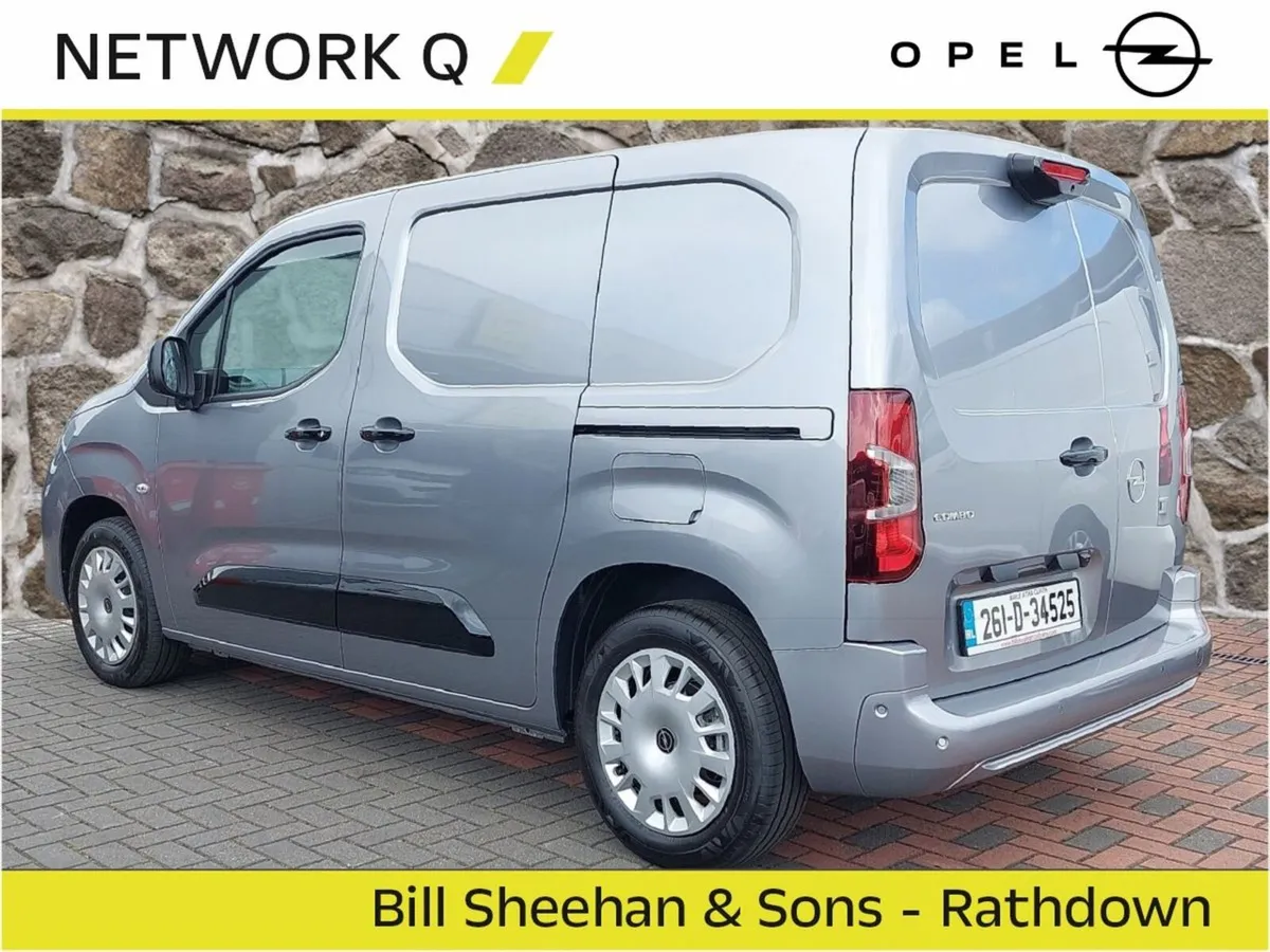 Opel Combo SPORTIVE AUTOMATIC DSL 8 Speed - Image 4