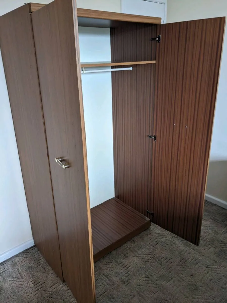 Wardrobe. Free - Image 3