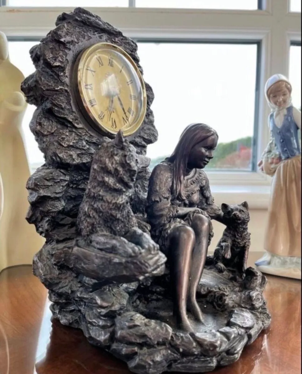 Vintage Juliana Clock - Image 1