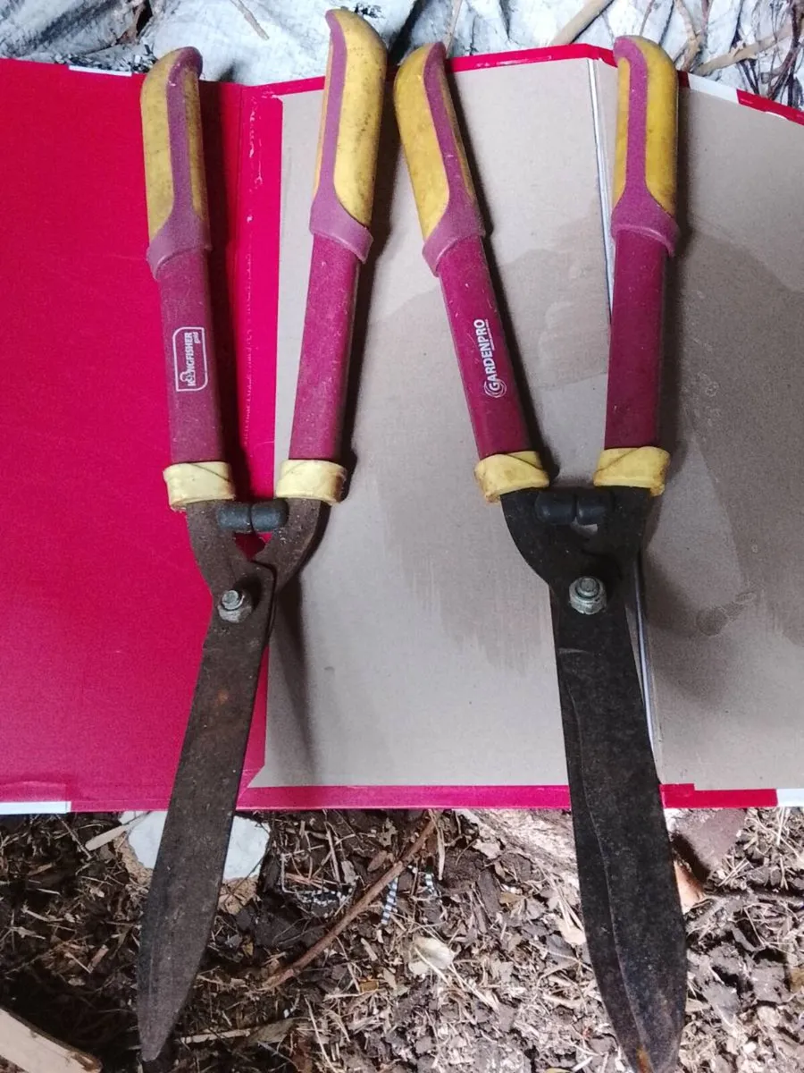 2 Garden Pro Hedge Trimmers - Image 1