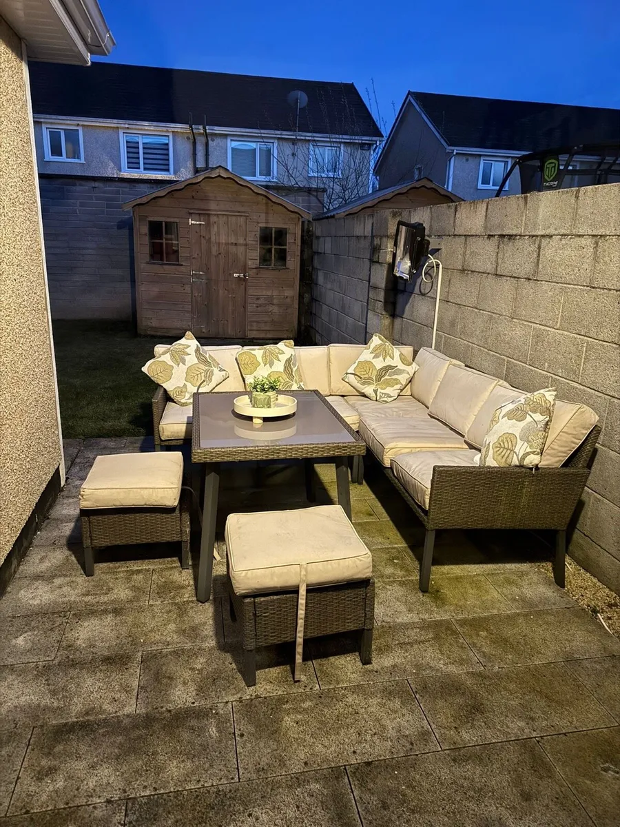 Garden furniture - Image 1