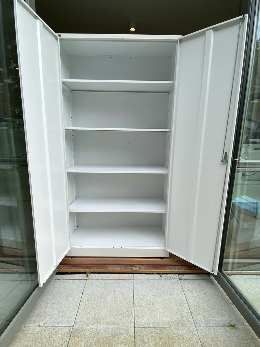 Filing cabinet - Image 1