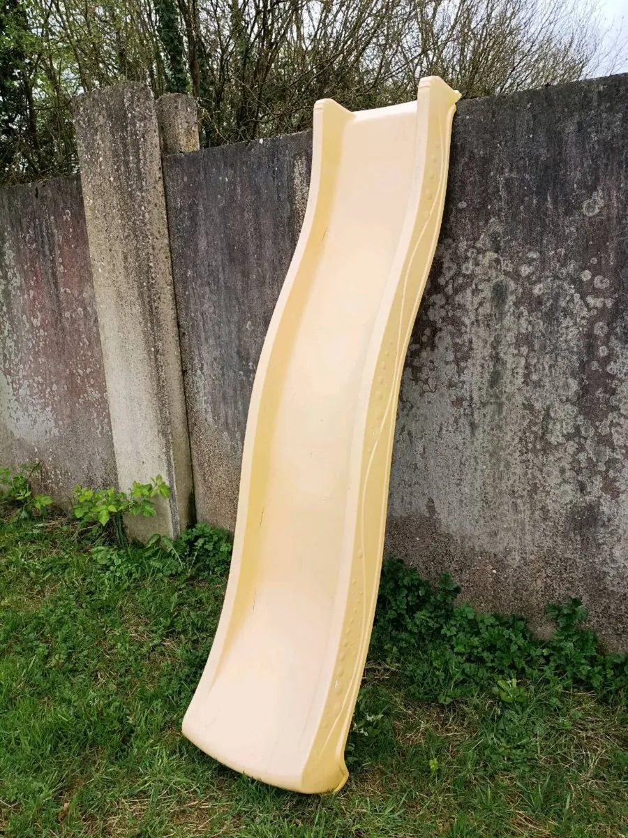 Treehouse slide - Image 1