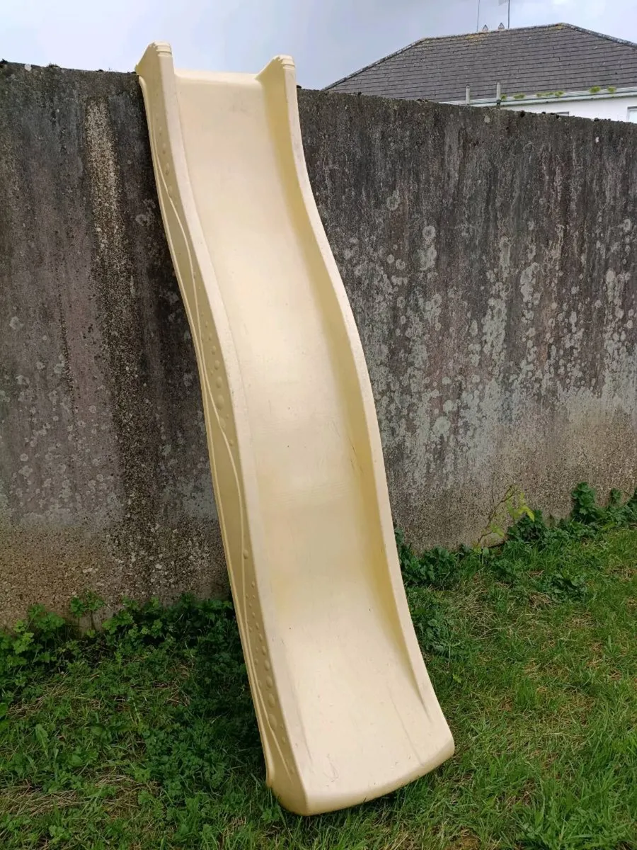 Treehouse slide - Image 2