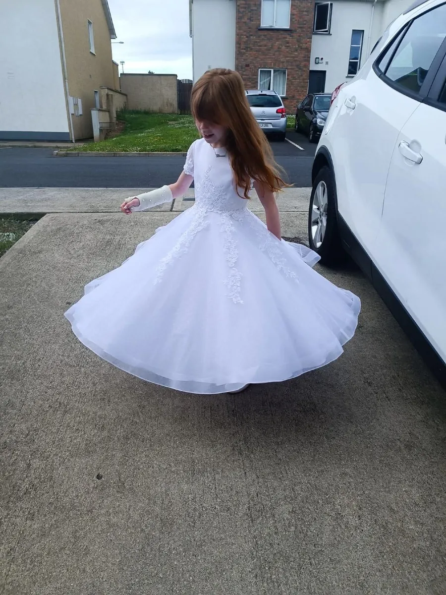 Communion dress - Image 2