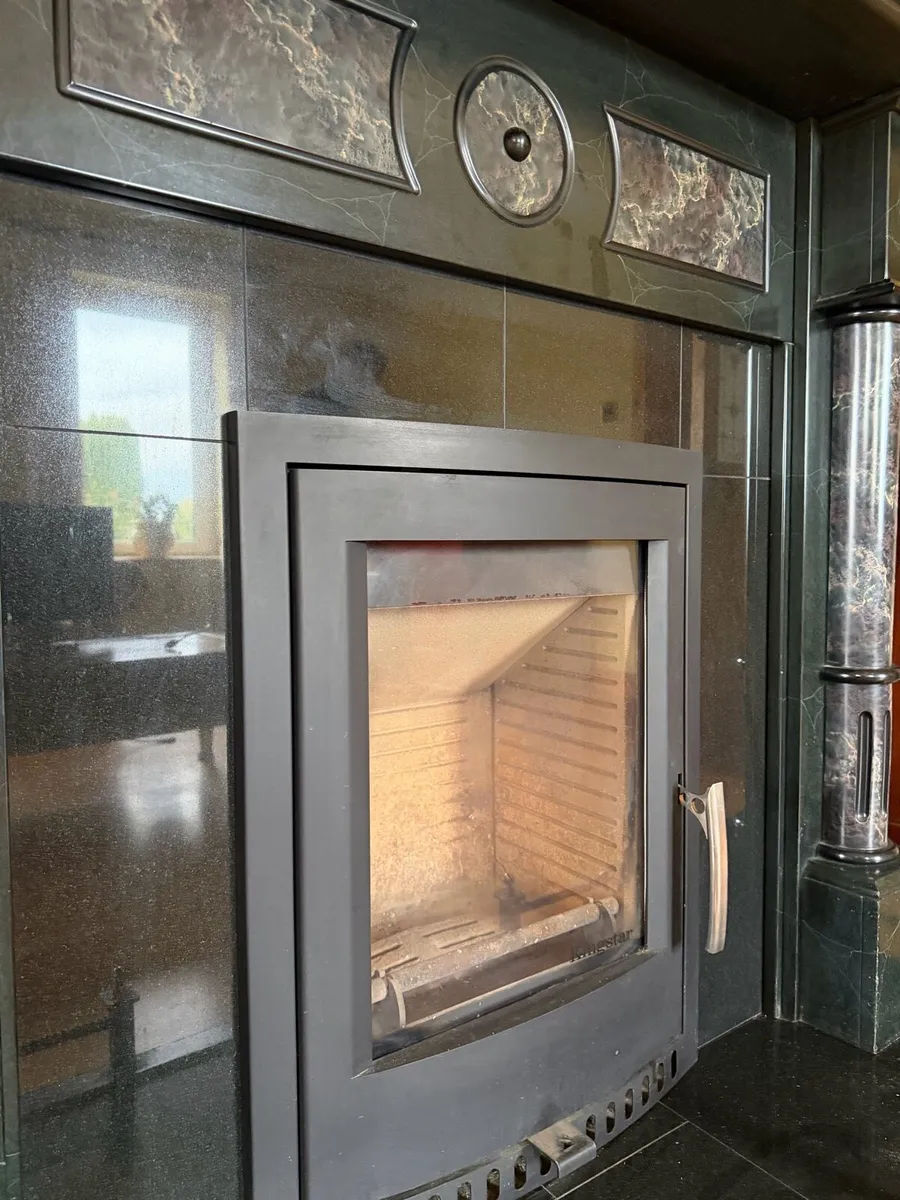 Inset Solid Fuel Stove. Great Working Condition - Image 3