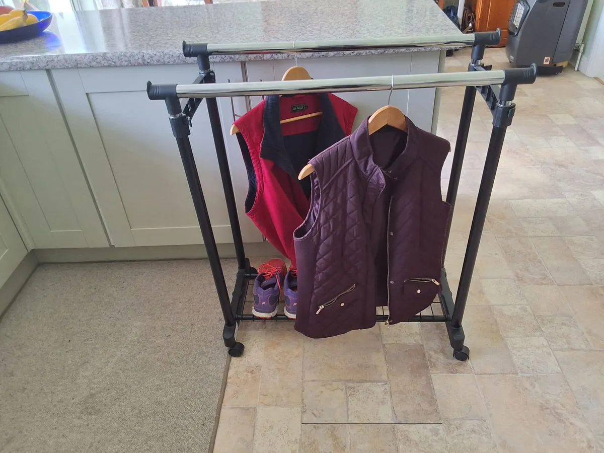 Clothes rail - Image 1
