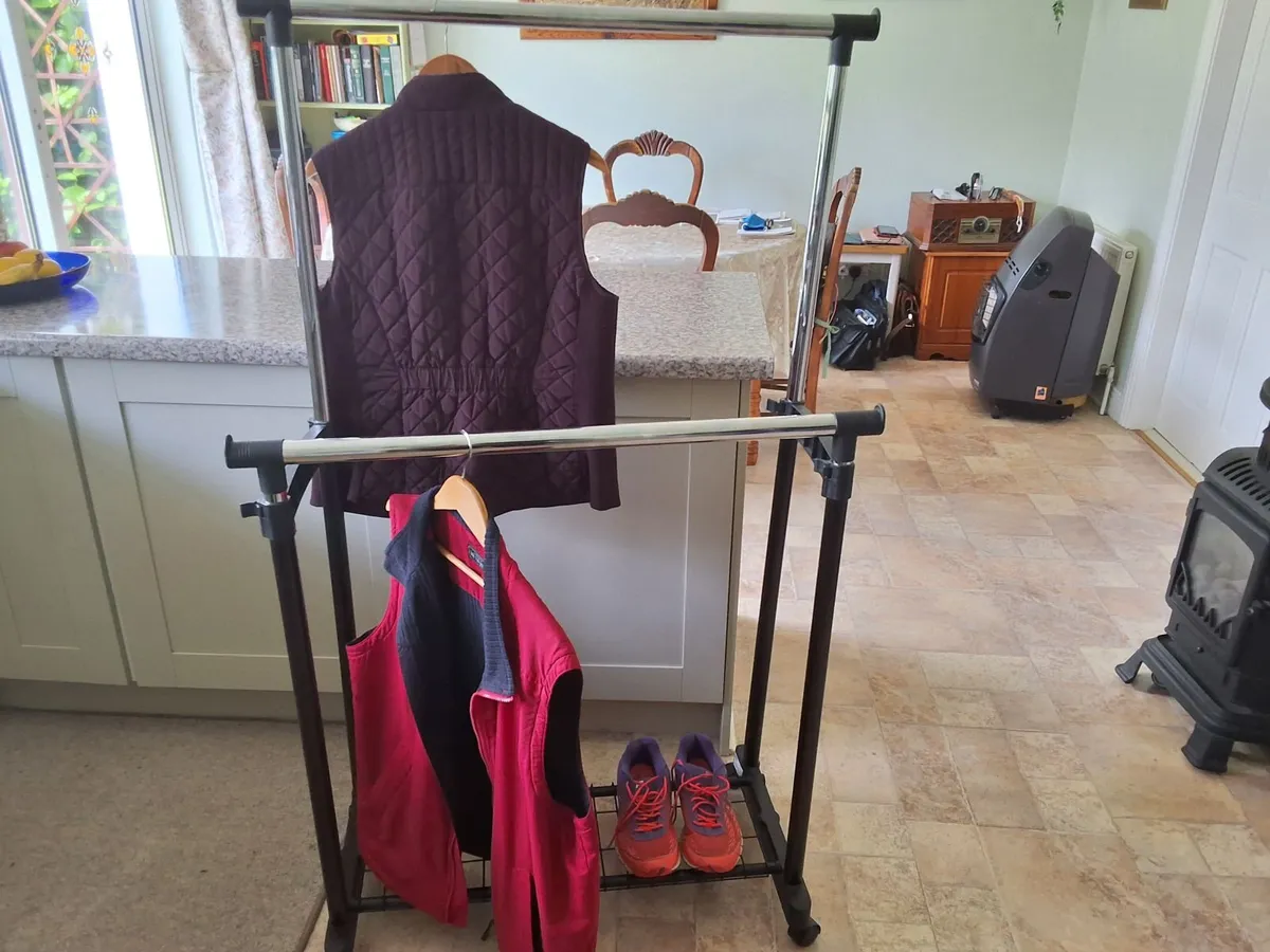 Clothes rail - Image 2