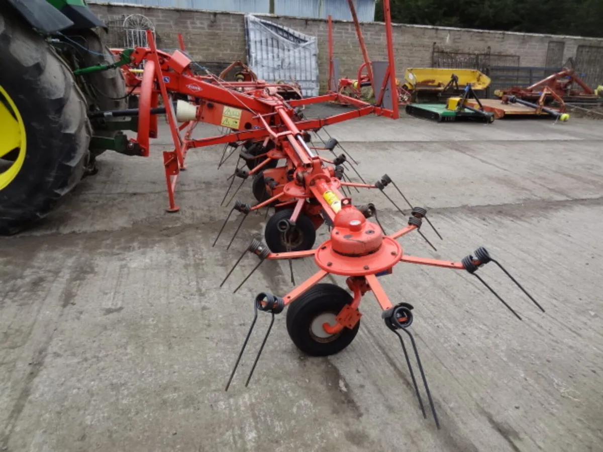 Kuhn GF642 Digidrive 6 Rotor Tedder - Image 2